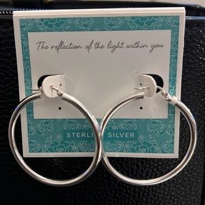 Medium silver size hoop earrings